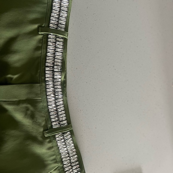 New Cinq A Sept Cheyenne Stacked jewelry embellished green pant. - Picture 4 of 6